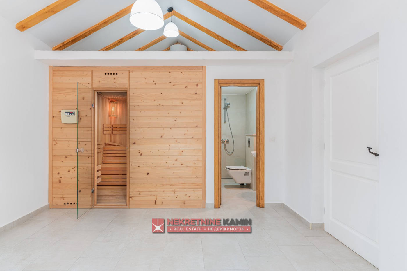 Комерційна нерухомість, 8611 м², 4 500 000$ — FAKTOR